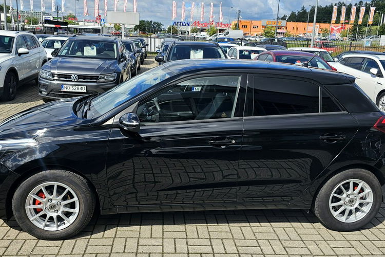 Hyundai i20 Grzane fotele i kierownica, asystent pasa ruchu, zdjęcie 5