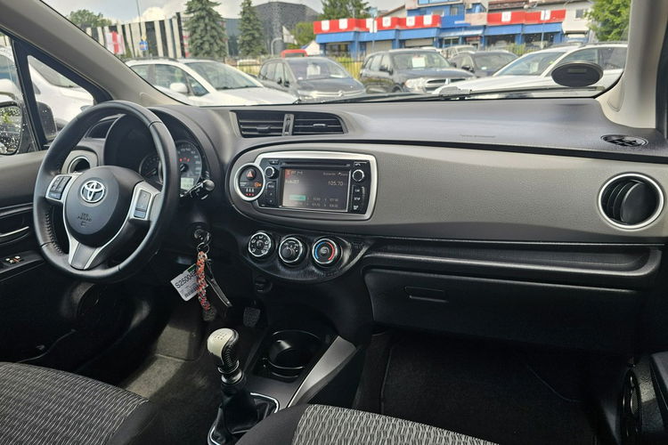 Yaris Kamera cofania, alufelgi, serwisoawany Toyota,  zdjęcie 18