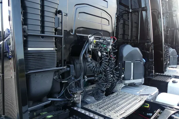 Volvo FH4 500 / EURO 6 / AUTOMAT / LOW DECK / I- SHIFT / KLIMA POSTOJOWA / zdjęcie 24