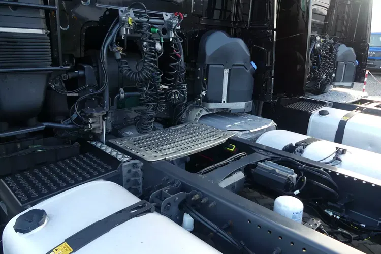 Volvo FH4 500 / EURO 6 / AUTOMAT / LOW DECK / I- SHIFT / KLIMA POSTOJOWA / zdjęcie 25