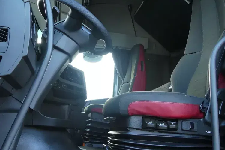 Volvo FH4 500 / EURO 6 / AUTOMAT / LOW DECK / I- SHIFT / KLIMA POSTOJOWA / zdjęcie 27