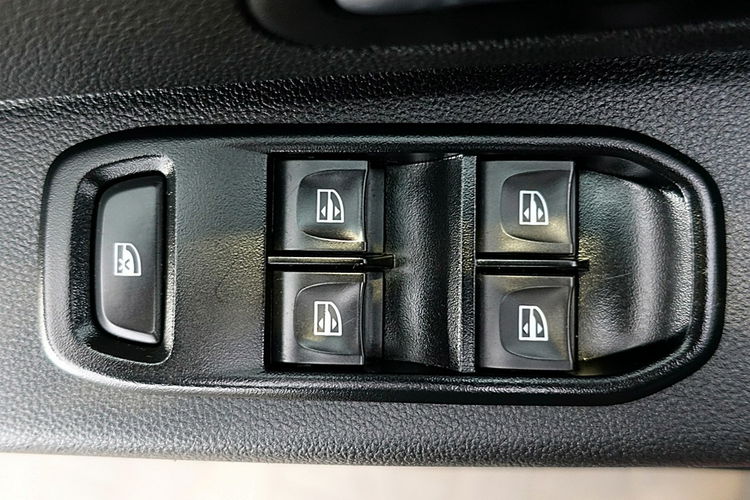 Dacia Duster Led+NAVI+TEMPOMAT+Parktronic BEZWYPADKOWY Krajowy 1WŁ F23% 4x2 zdjęcie 14