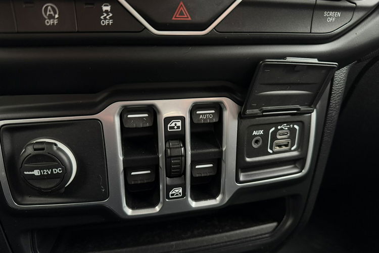 Jeep Wrangler 4x4, Reduktor, Klimatronic 2-stref, Podgrz. fotele i kierownica zdjęcie 20