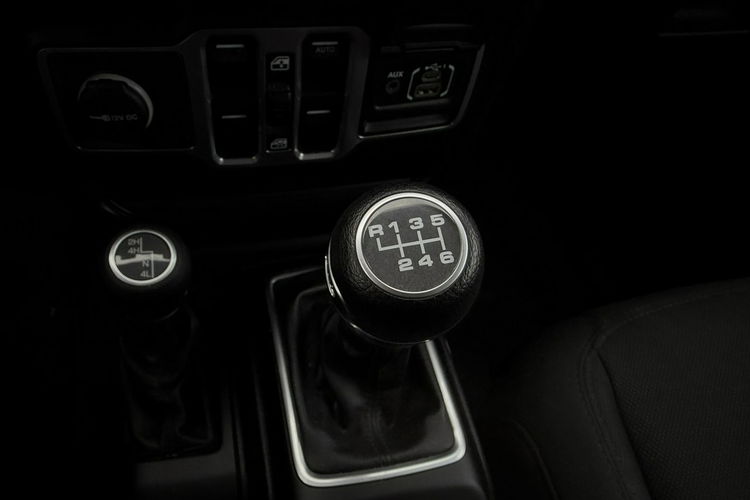 Jeep Wrangler 4x4, Reduktor, Klimatronic 2-stref, Podgrz. fotele i kierownica zdjęcie 22