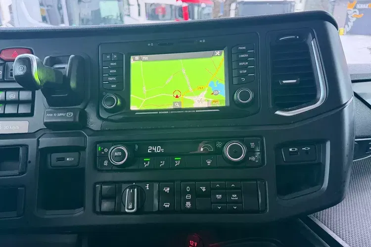 R500 SCANIA na kontrakcie serwisowym NAWIGACJA FULL LED 2019/2020 zdjęcie 28