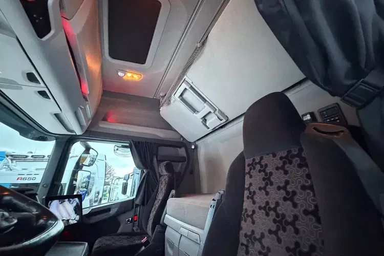 R450 Z Niemiec FULL ADR 2021/22 przystawka ASO kontrakt SCANIA zdjęcie 23