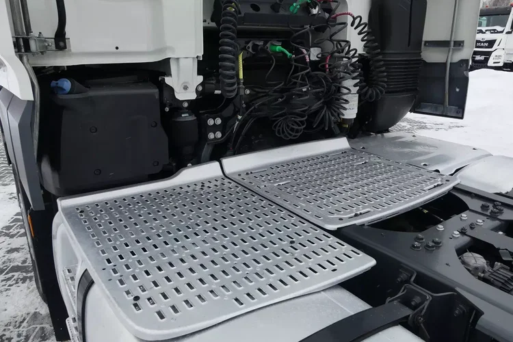 DAF XF 106.480 / SUPER SPACE CAB / EURO 6 / STANDARD / zdjęcie 16