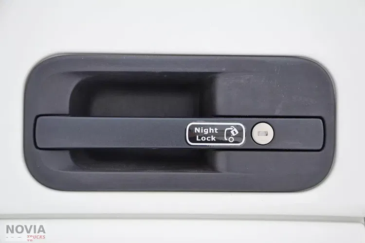 DAF XF 480 ZF INTARDER / KLIMA POSTOJOWA / FULL LED / TRĄBY / MIĘDZYOSIE zdjęcie 15