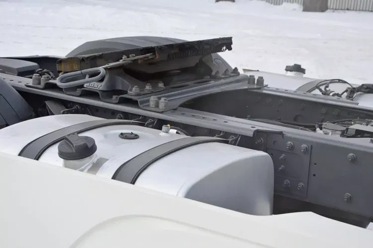 DAF XF 480 ZF INTARDER / KLIMA POSTOJOWA / FULL LED / TRĄBY / MIĘDZYOSIE zdjęcie 19