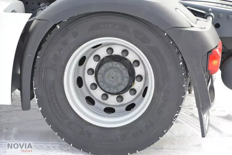 DAF XF 480 ZF INTARDER / KLIMA POSTOJOWA / FULL LED / TRĄBY / MIĘDZYOSIE zdjęcie 21