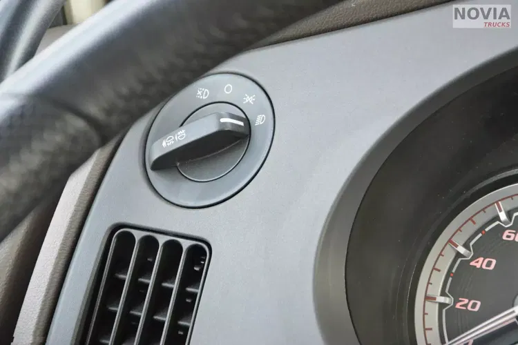 DAF XF 480 ZF INTARDER / KLIMA POSTOJOWA / FULL LED / TRĄBY / MIĘDZYOSIE zdjęcie 37