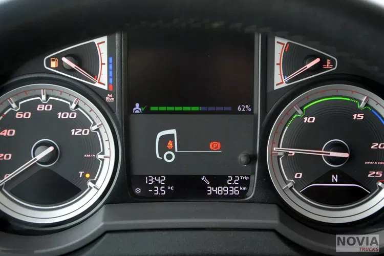 DAF XF 480 ZF INTARDER / KLIMA POSTOJOWA / FULL LED / TRĄBY / MIĘDZYOSIE zdjęcie 38