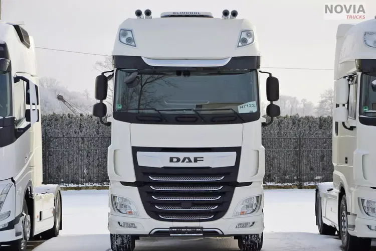 DAF XF 480 ZF INTARDER / KLIMA POSTOJOWA / FULL LED / TRĄBY / MIĘDZYOSIE zdjęcie 4