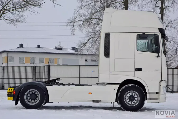 DAF XF 480 ZF INTARDER / KLIMA POSTOJOWA / FULL LED / TRĄBY / MIĘDZYOSIE zdjęcie 8