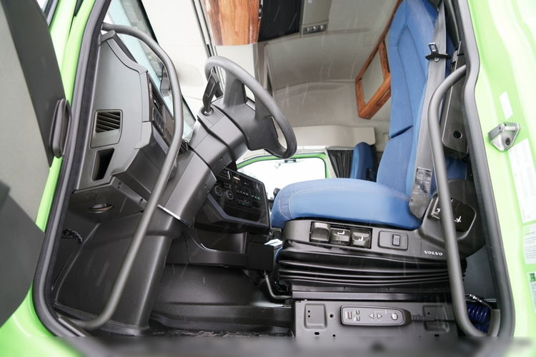 Volvo FH 500 / KLIMA POSTOJOWA / I-SAVE / TV / OPONY 100%  zdjęcie 24