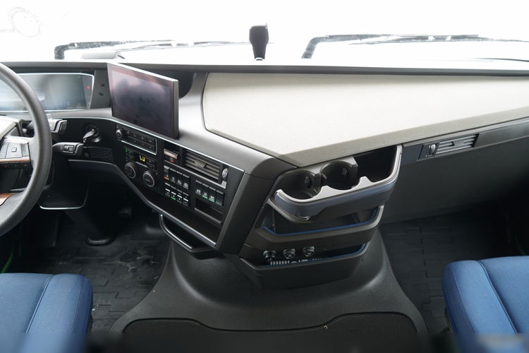 Volvo FH 500 / KLIMA POSTOJOWA / I-SAVE / TV / OPONY 100%  zdjęcie 32
