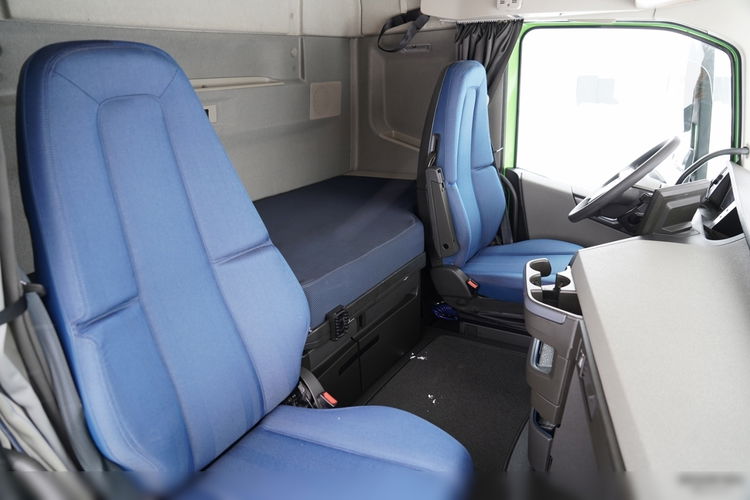 Volvo FH 500 / KLIMA POSTOJOWA / I-SAVE / TV / OPONY 100%  zdjęcie 37