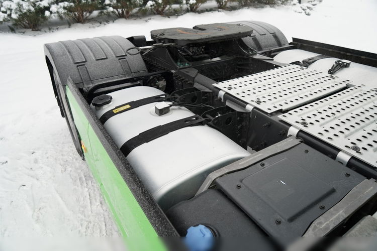 Volvo FH 500 / KLIMA POSTOJOWA / I-SAVE / TV / MIKROFALÓWKA zdjęcie 17