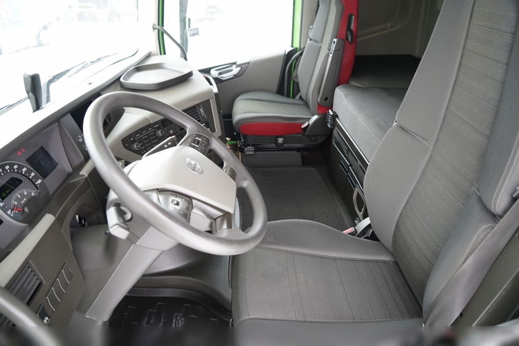 Volvo FH 500 / KLIMA POSTOJOWA / I-SAVE / TV / MIKROFALÓWKA zdjęcie 26