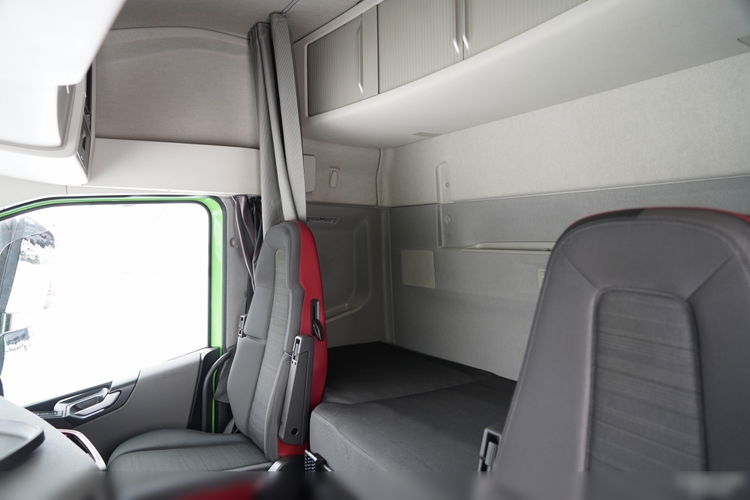 Volvo FH 500 / KLIMA POSTOJOWA / I-SAVE / TV / MIKROFALÓWKA zdjęcie 27