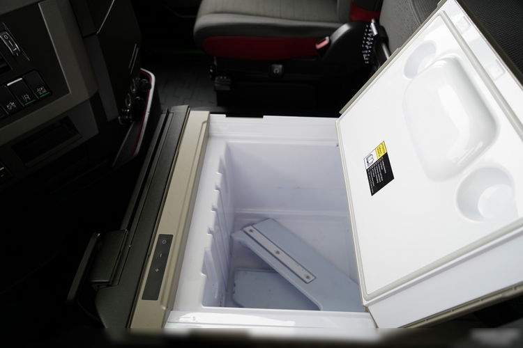 Volvo FH 500 / KLIMA POSTOJOWA / I-SAVE / TV / MIKROFALÓWKA zdjęcie 28