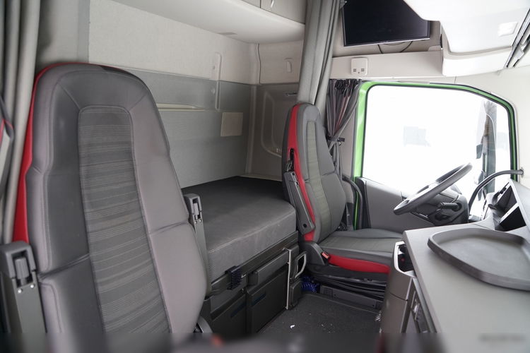 Volvo FH 500 / KLIMA POSTOJOWA / I-SAVE / TV / MIKROFALÓWKA zdjęcie 36