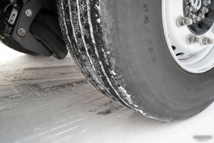 Krone FIRANKA / 2024 ROK / KOSZ NA PALETY / 2 OSIE PODNOSZONE / MAŁO UŻYWANA / zdjęcie 25