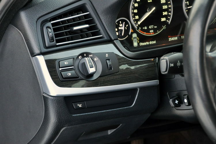 BMW 530 3.0d(258KM) MPakiet xDrive Xenon Navi Panorama Skóry El.Fotele Head Up zdjęcie 37