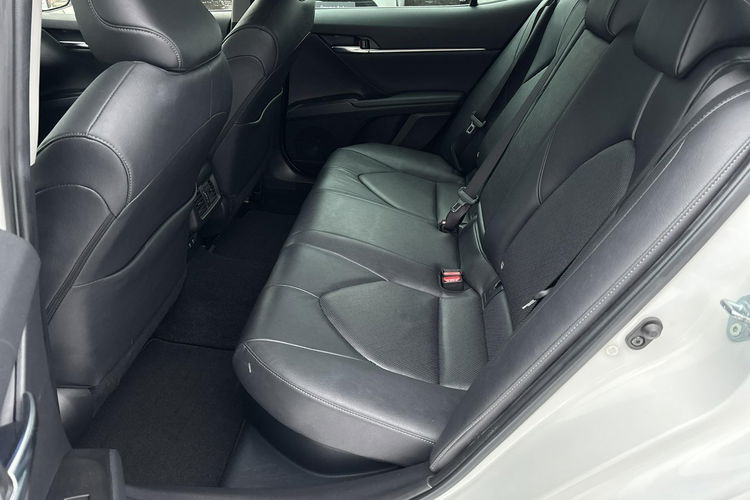 Toyota Camry 2.5 HSD 218KM EXECUTIVE, gwarancja, FV23% zdjęcie 17