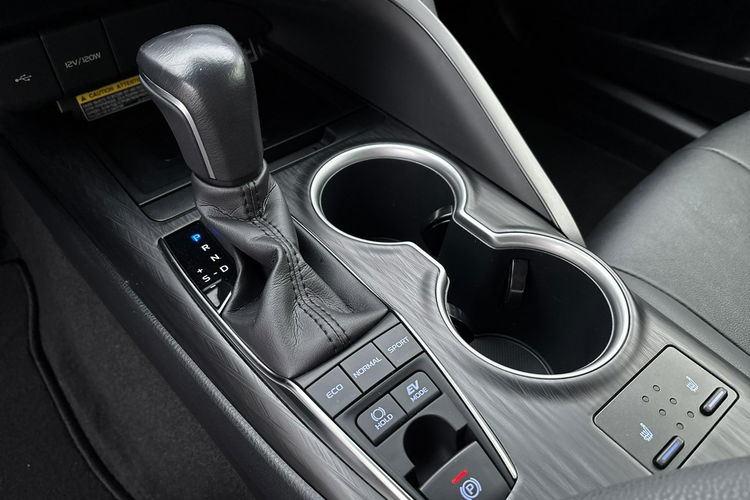 Toyota Camry 2.5 HSD 218KM EXECUTIVE, gwarancja, FV23% zdjęcie 22