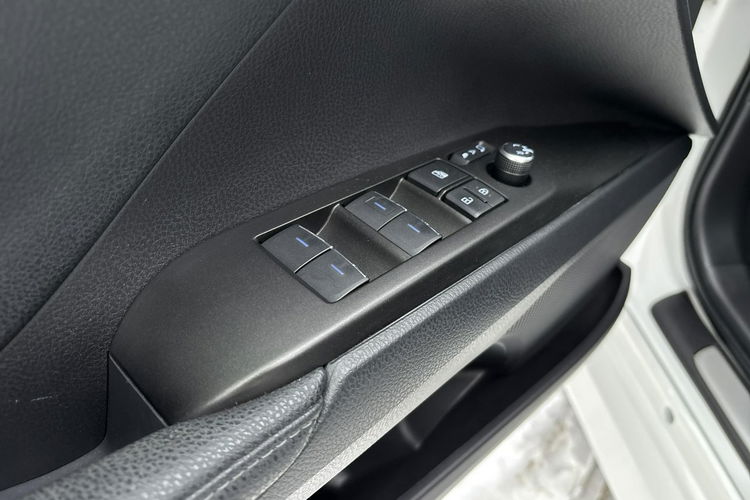 Toyota Camry 2.5 HSD 218KM EXECUTIVE, gwarancja, FV23% zdjęcie 28