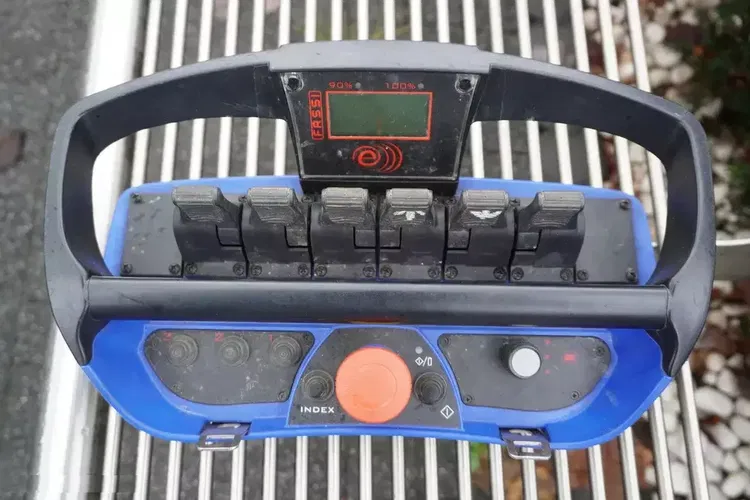 Mercedes Arocs 2636 6x4 / Wywrotka 2-stronna / HDS Fassi F135A.0.23 / Pilot / Rotator zdjęcie 15