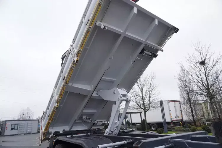 Mercedes Arocs 2636 6x4 / Wywrotka 2-stronna / HDS Fassi F135A.0.23 / Pilot / Rotator zdjęcie 17