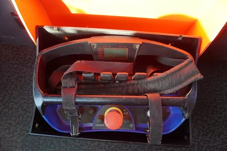 Renault C380 E6 6x4 / HDS Fassi F135 2700 MTH / Zasięg 8 m / 5.6 t udźwig / Wywrotka 3-stronna / Hydroburta zdjęcie 17