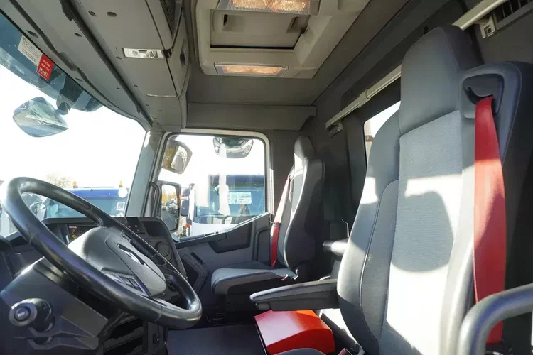 Renault C380 E6 6x4 / HDS Fassi F135 2700 MTH / Zasięg 8 m / 5.6 t udźwig / Wywrotka 3-stronna / Hydroburta zdjęcie 25