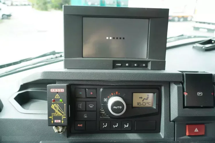 Renault K380 6×4 / HDS 7.85 t / Fassi F175 / 120 tys. km / wywrotka 2-stronna / 18 EPAL zdjęcie 26