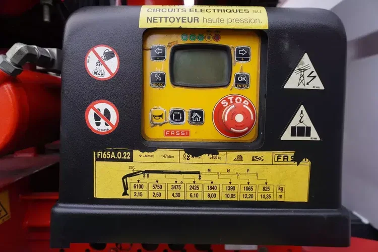 Mercedes Antos 2540 / Burtowy 15 EPAL / HDS Fassi F165 / 6.1 t / Zasięg 8 m / pilot / rotator / 1600 MTH / oś skrętna zdjęcie 13