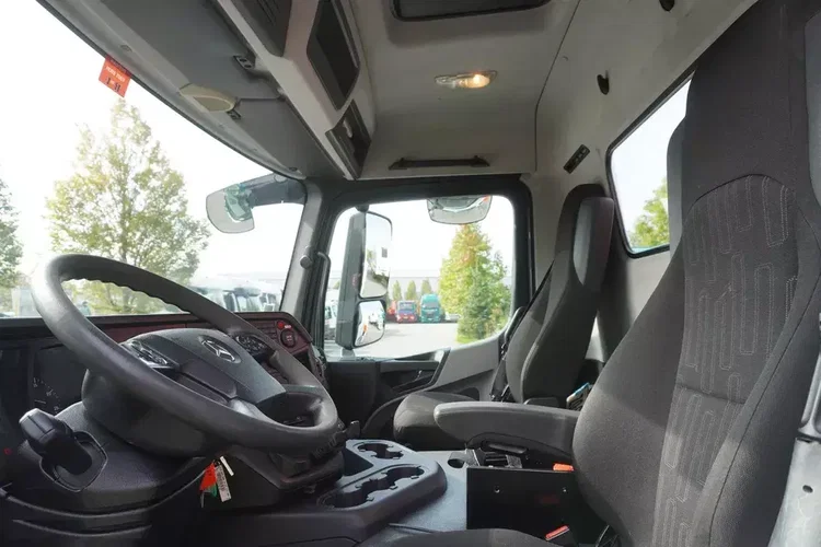 Mercedes Antos 2540 / Burtowy 15 EPAL / HDS Fassi F165 / 6.1 t / Zasięg 8 m / pilot / rotator / 1600 MTH / oś skrętna zdjęcie 23