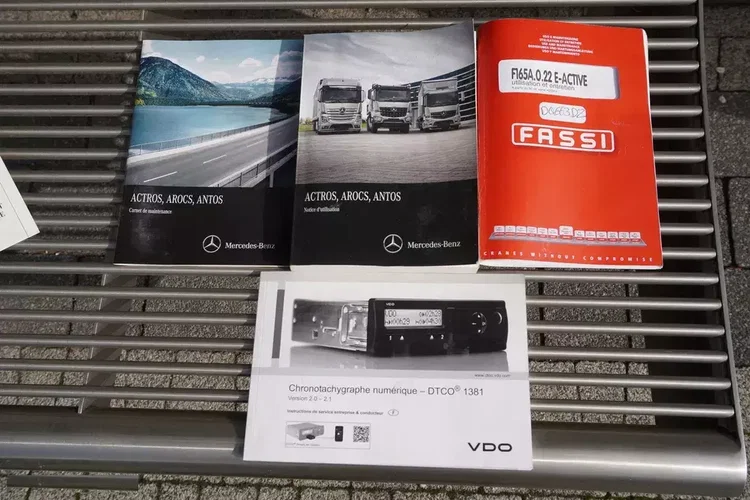 Mercedes Antos 2540 / Burtowy 15 EPAL / HDS Fassi F165 / 6.1 t / Zasięg 8 m / pilot / rotator / 1600 MTH / oś skrętna zdjęcie 30