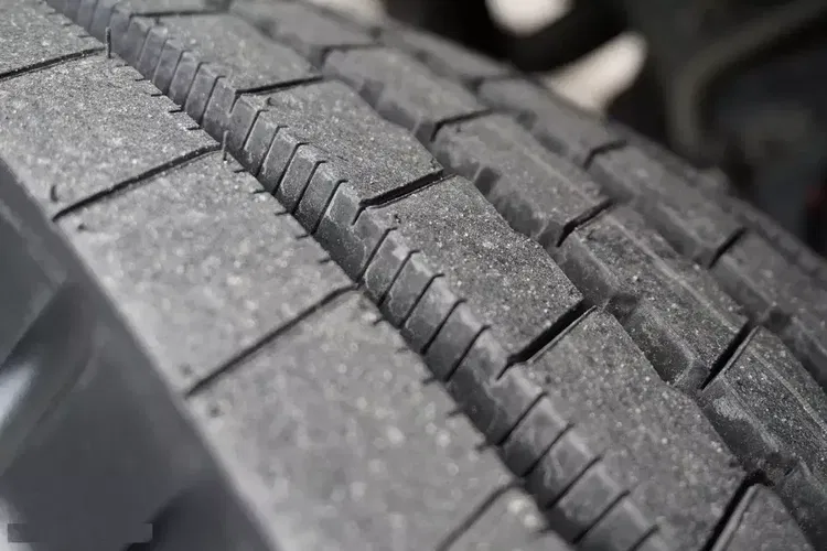 Renault C280 DTI 8 / HDS Fassi 5.6 t / Zasięg 8 m / Platforma 15 EPAL zdjęcie 41