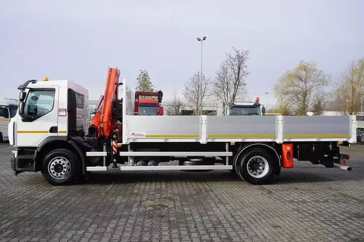 Renault C280 DTI 8 / HDS Fassi 5.6 t / Zasięg 8 m / Platforma 15 EPAL zdjęcie 10