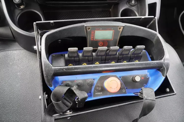 Iveco Stralis X-Way 310 4x2 E6 / dźwig Fassi F155 / 670 MTH / Pilot / Rotator / 130 tys. km zdjęcie 31