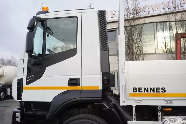 Iveco Stralis X-Way 310 4x2 E6 / dźwig Fassi F155 / 670 MTH / Pilot / Rotator / 130 tys. km zdjęcie 39