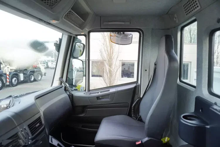 Iveco Stralis X-Way 310 4x2 E6 / dźwig Fassi F155 / 670 MTH / Pilot / Rotator / 130 tys. km zdjęcie 45