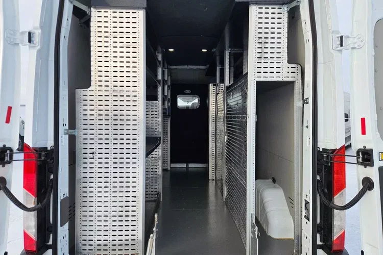 Ford transit L3H3 69999zł NETTO Zabudowa warsztatowa 2.0TdCi/170KM zdjęcie 15