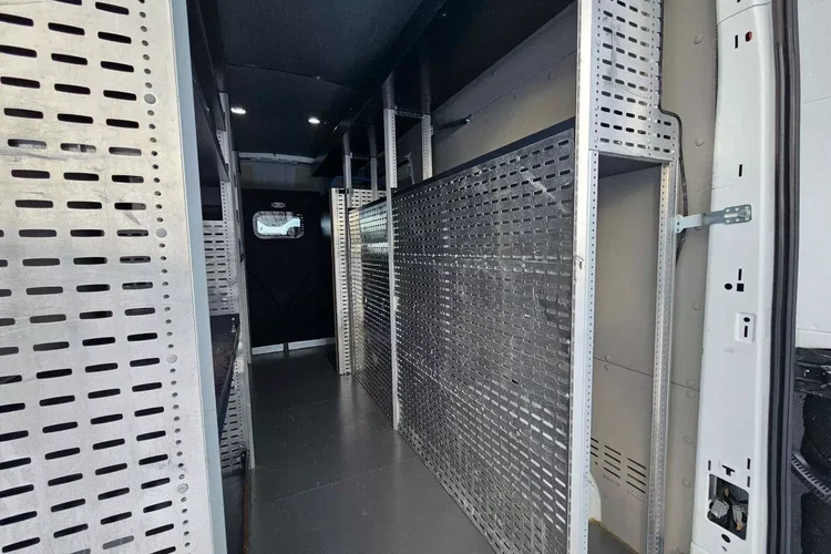 Ford transit L3H3 69999zł NETTO Zabudowa warsztatowa 2.0TdCi/170KM zdjęcie 17