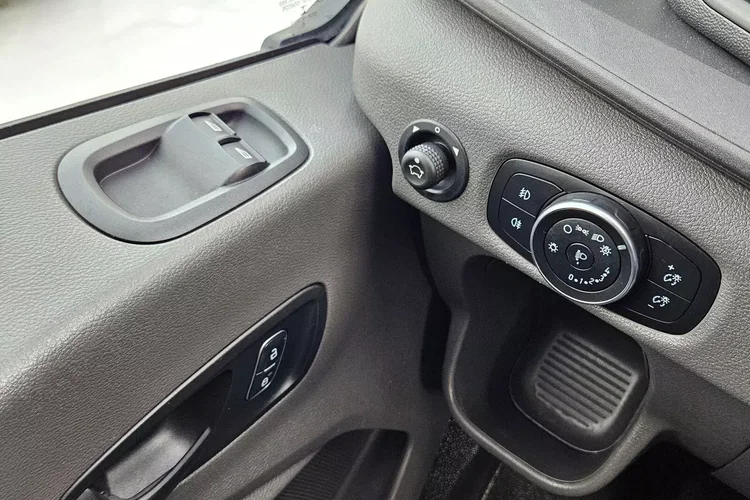 Ford transit L3H3 69999zł NETTO Zabudowa warsztatowa 2.0TdCi/170KM zdjęcie 22