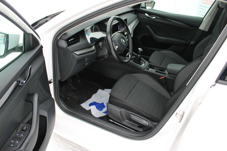 Skoda Octavia AMBITION F-vat LED Salon Polska netto 51 951 PLN Gwarancja zdjęcie 17