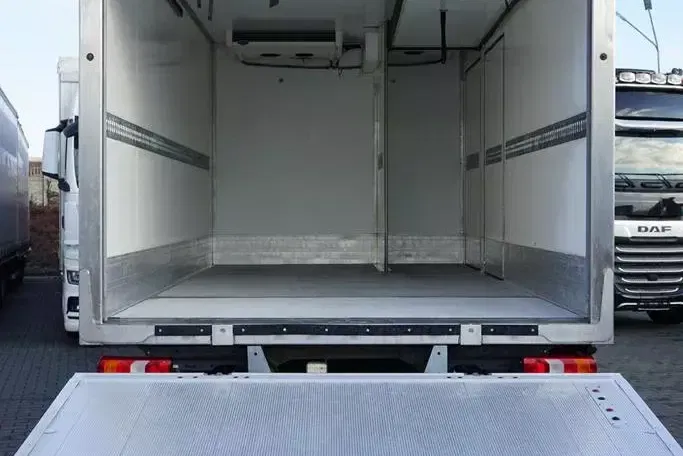 Mercedes ATEGO / 1223 / ACC / EURO 6 / CHŁODNIA + WINDA / MULTITEMPERATURA zdjęcie 11