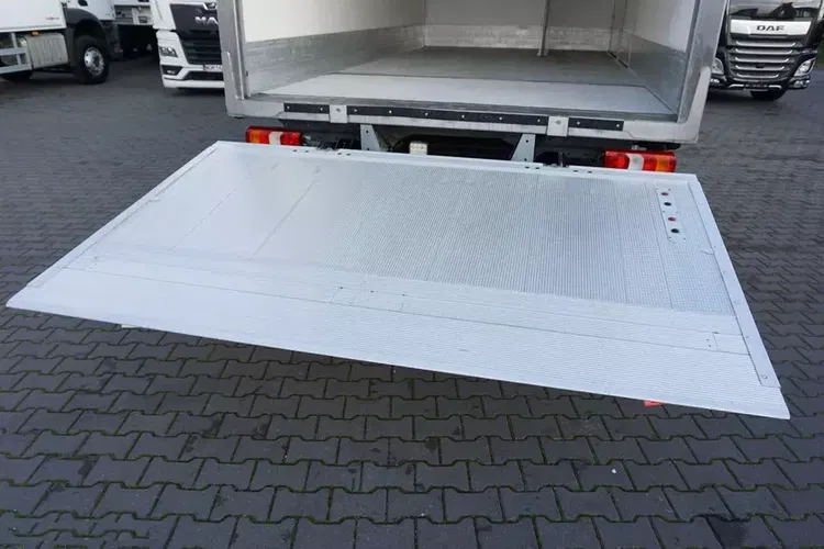 Mercedes ATEGO / 1223 / ACC / EURO 6 / CHŁODNIA + WINDA / MULTITEMPERATURA zdjęcie 22